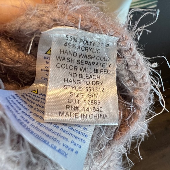 SHE + SKY Off the Shoulder Sweater - Picture 4 of 4